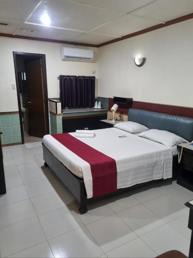 Clark Angeles Tiger Hotel Zewnętrze zdjęcie